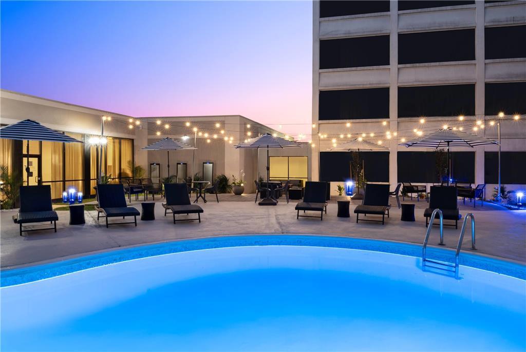 Wyndham Airport Hotel